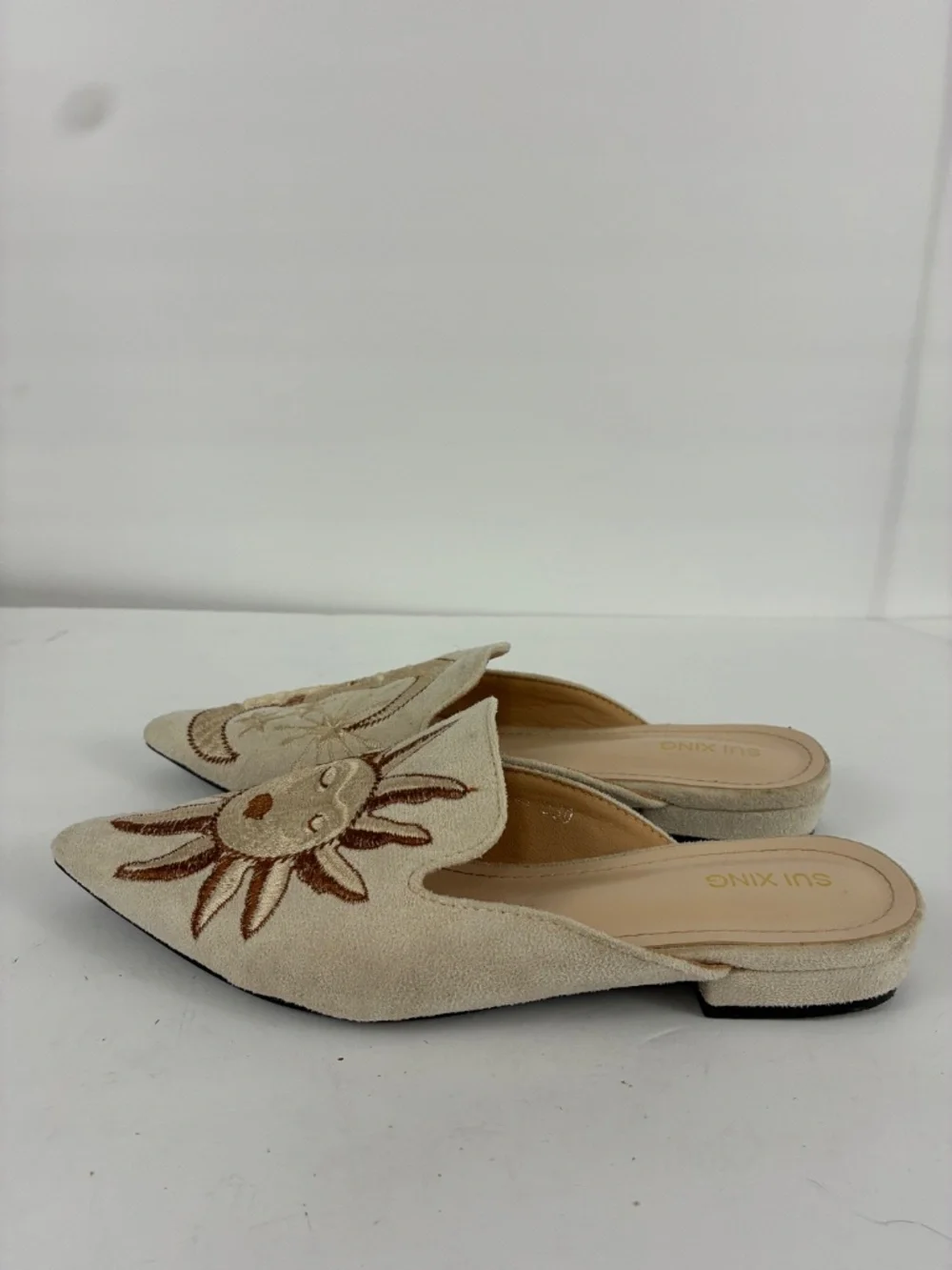 Sun Moon Embroidered Mules Suede Pointed Toe Slip On Flat Shoes Loafers Beige